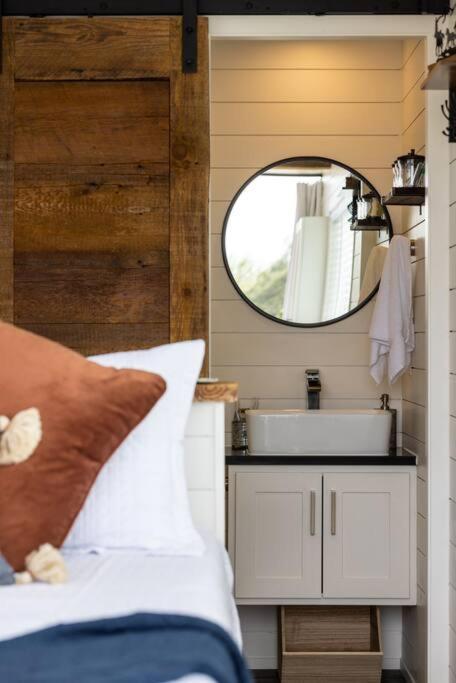 New The Perry Cozy Container Home Fredericksburg Esterno foto