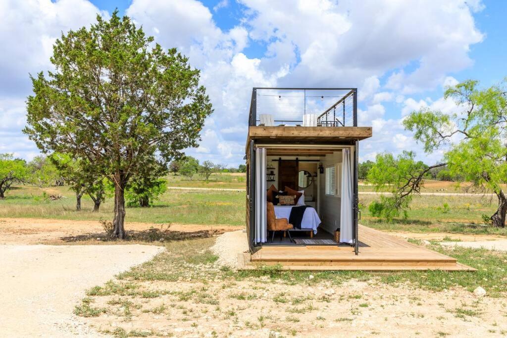 New The Perry Cozy Container Home Fredericksburg Esterno foto
